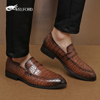 Casual slip-on crocodile pattern men's shoes