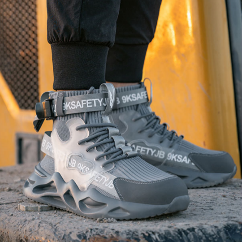 Breathable Fashion Anti-smash Insulated Safety Shoes