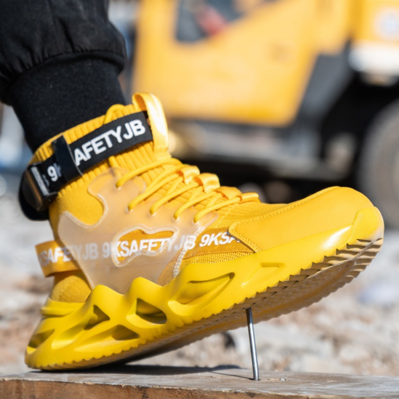Breathable Fashion Anti-smash Insulated Safety Shoes