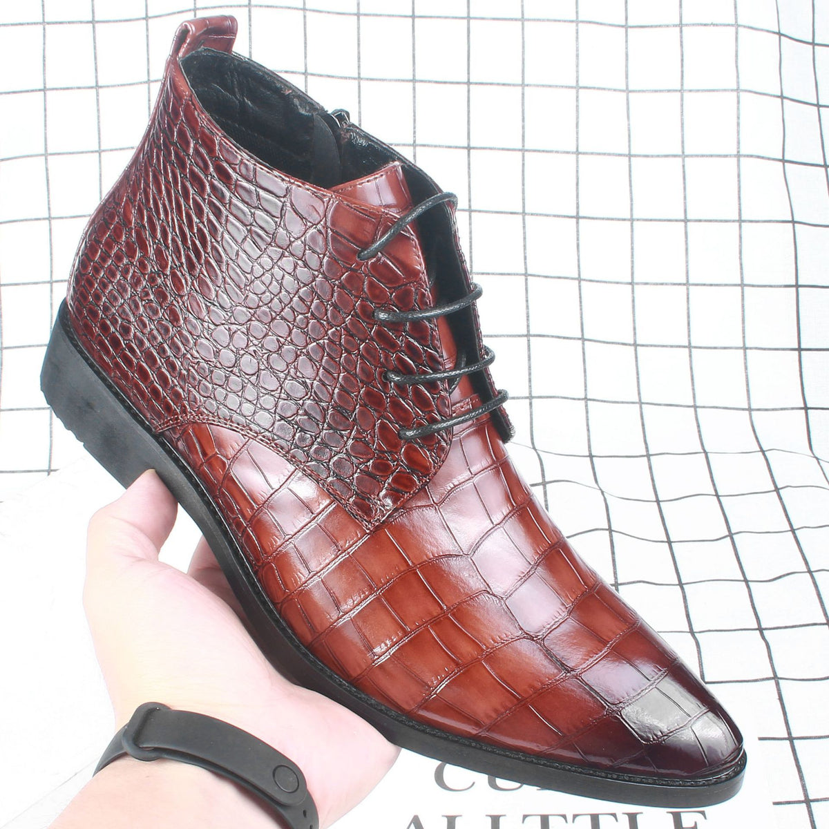 Men's crocodile pattern martin boots lace up pointed toe